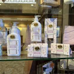 Auxiliary Gift Shop at Midwest Medical Center