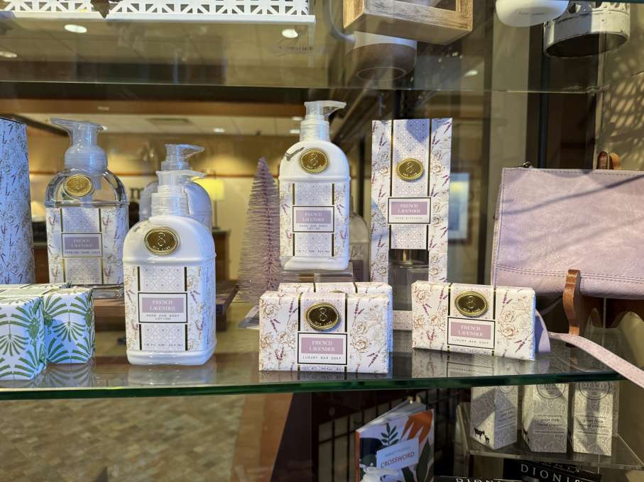 Auxiliary Gift Shop at Midwest Medical Center