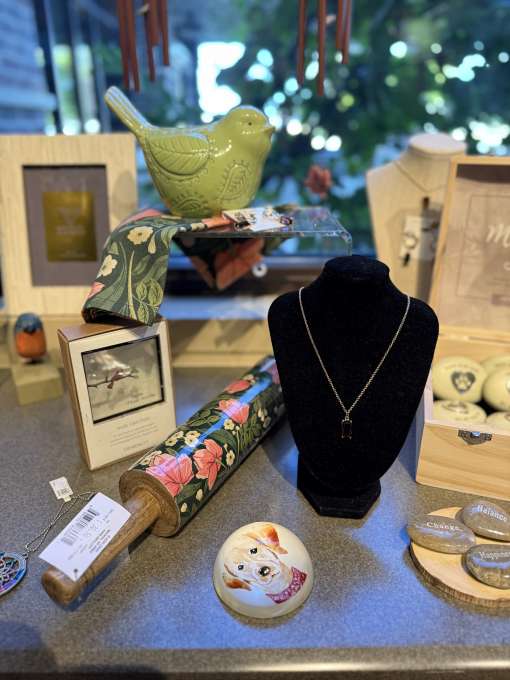 Auxiliary Gift Shop at Midwest Medical Center