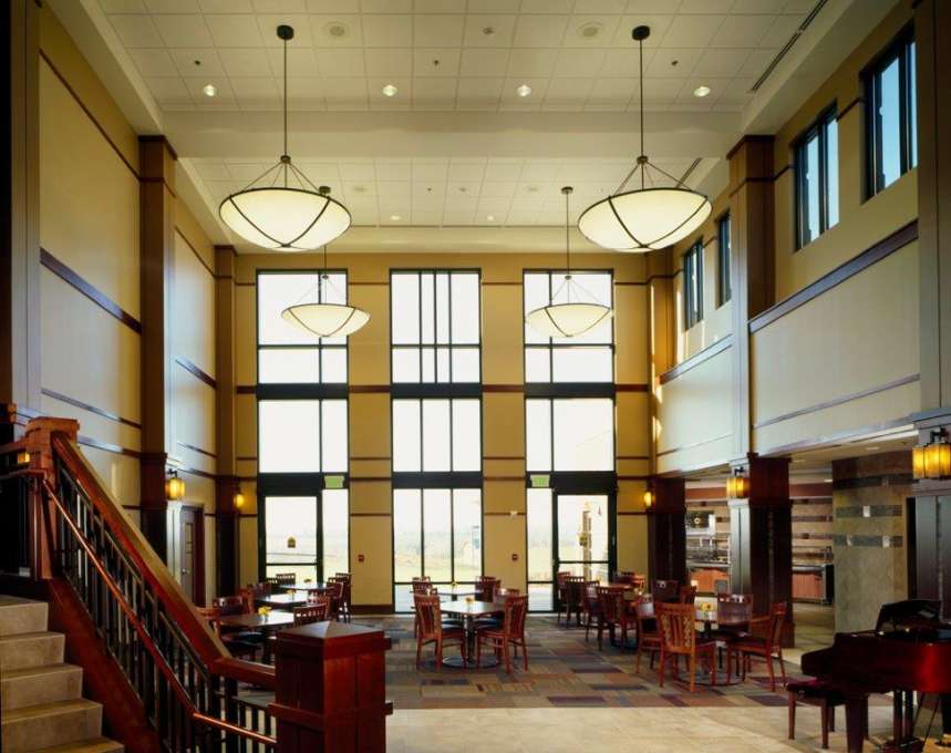 the main lobby of the vista cafe